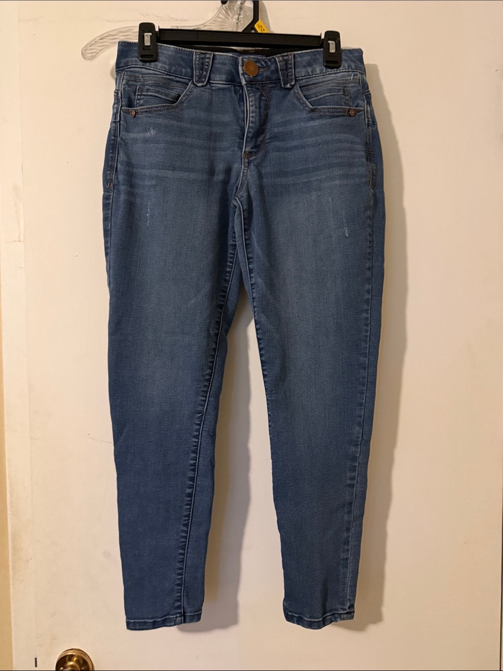 Democracy Women's Skinny Jeans in Medium Blue